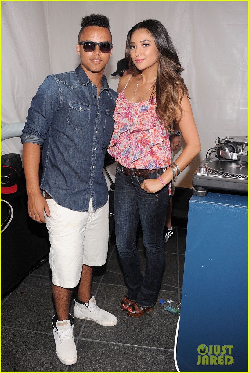 connor cruise live your life launch with shay mitchell 05
