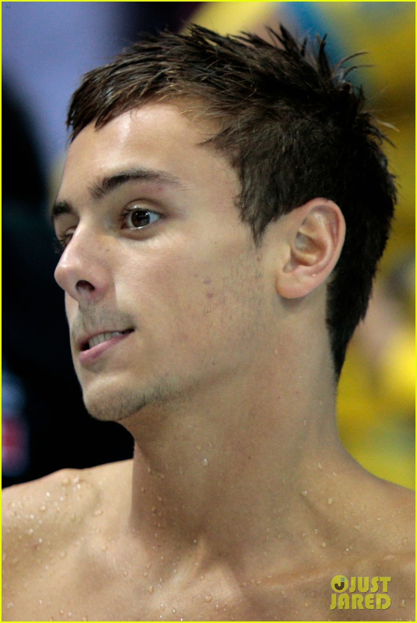 british diver tom daley misses out on olympic medal 162694283