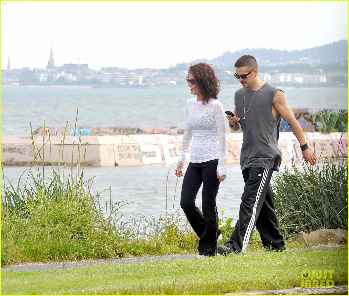 colin farrell morning stroll with sis claudine 032683825