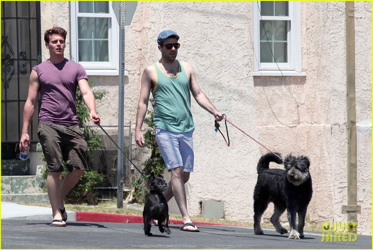 zachary quinto walking dogs 01