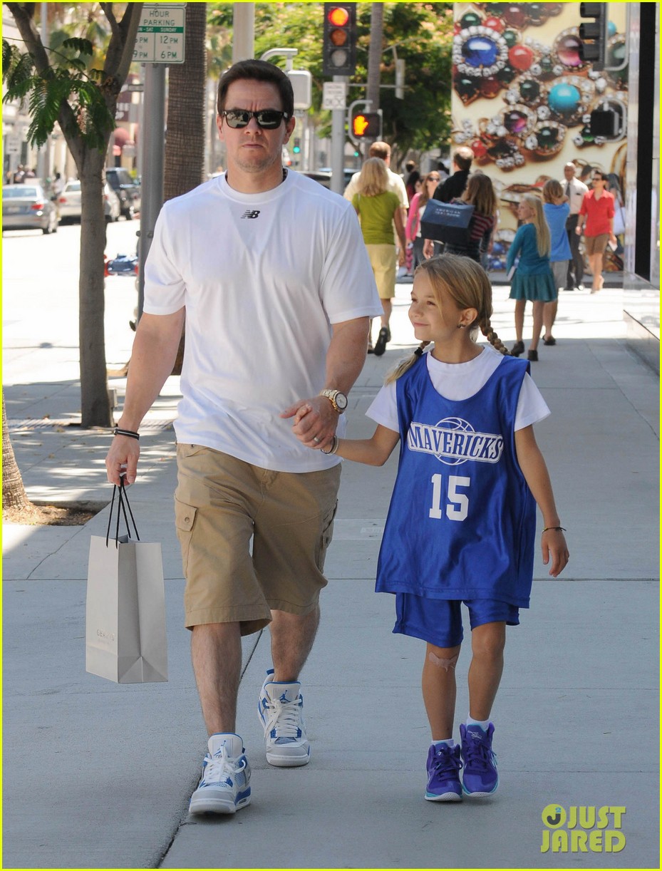 mark wahlberg out with ella rae 12