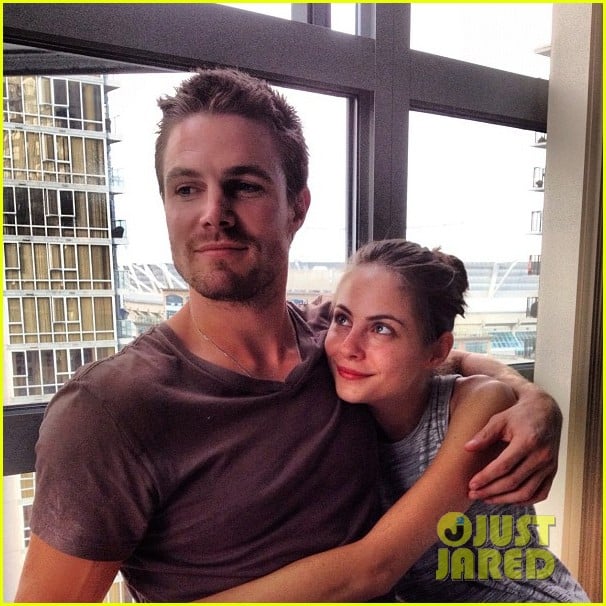 stephen amell monday bonding with willa holland 012698049