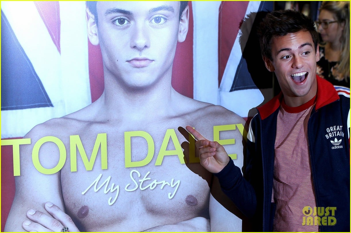 tom daley book signing 11