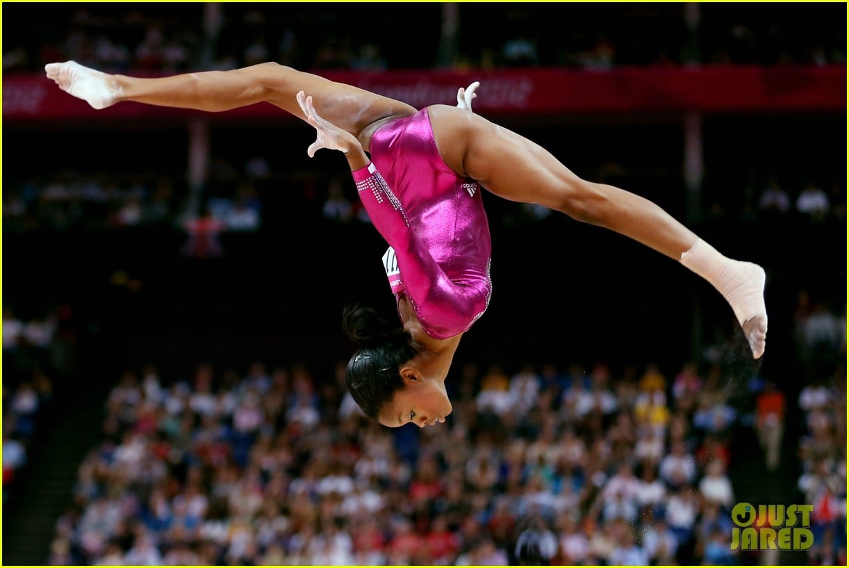 gabrielle douglas olympic gold medal gymnastics 062695840