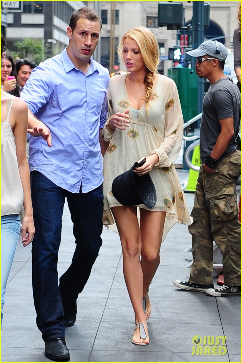 blake lively leighton meester gossip girl with the boys 092707586