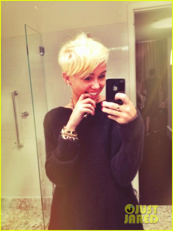 Miley Cyrus New Short Hair! Photo 2701408 Miley Cyrus Photos Just