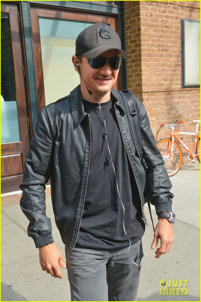 jeremy renner working with matt damon would be awesome 042695738