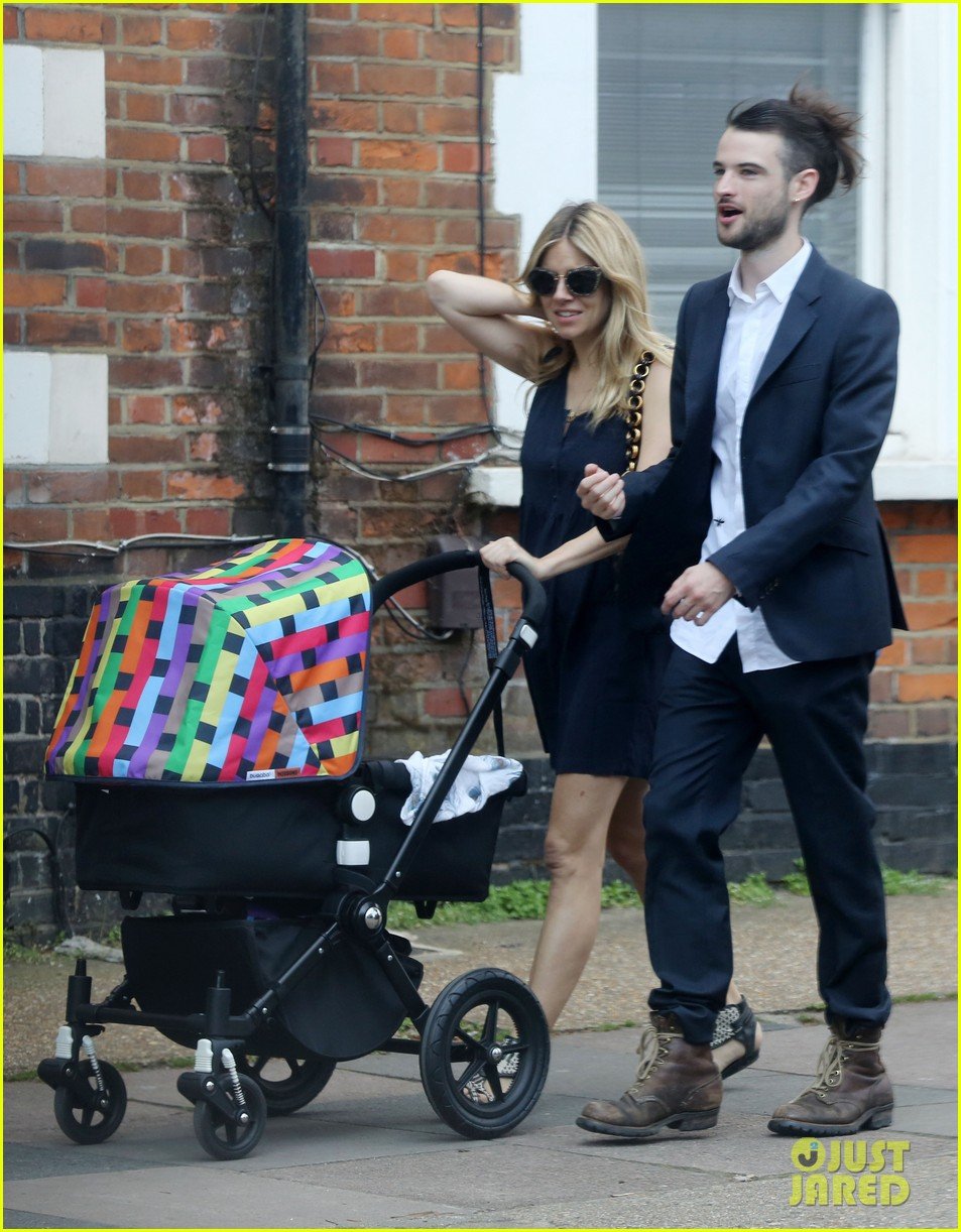 sienna miller tom sturridge out with marlowe 012699103