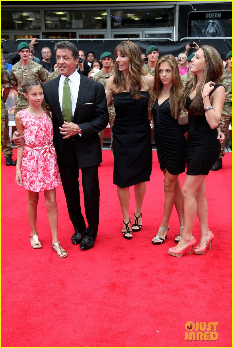 sylvester stallone brings family to expendables 2 premiere 35