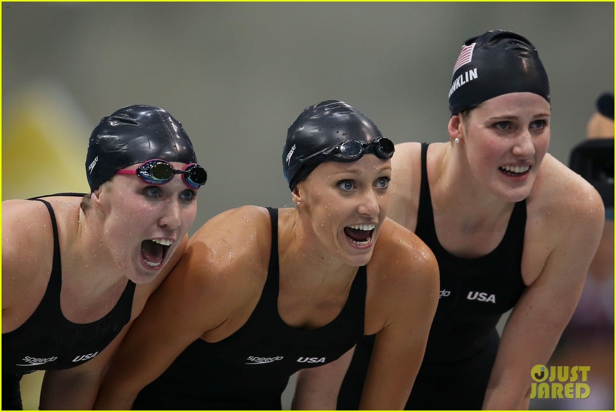U.S. Women's Swimming Team Wins Gold in 4x200m Relay! Photo 2695457