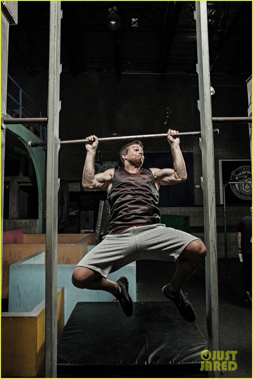 stephen amell fitness feature for emmy magazine 032724358