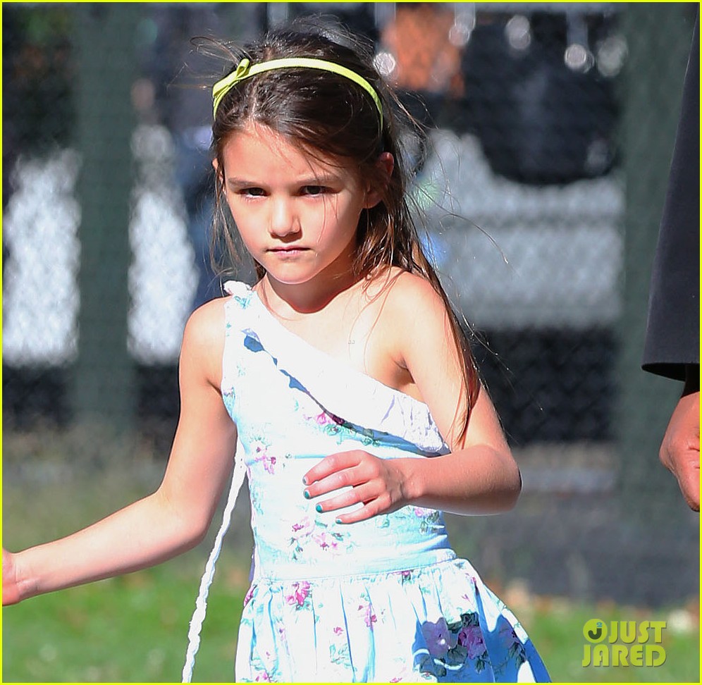 Katie Holmes & Suri McCarren Park Play Time! Photo 2727130