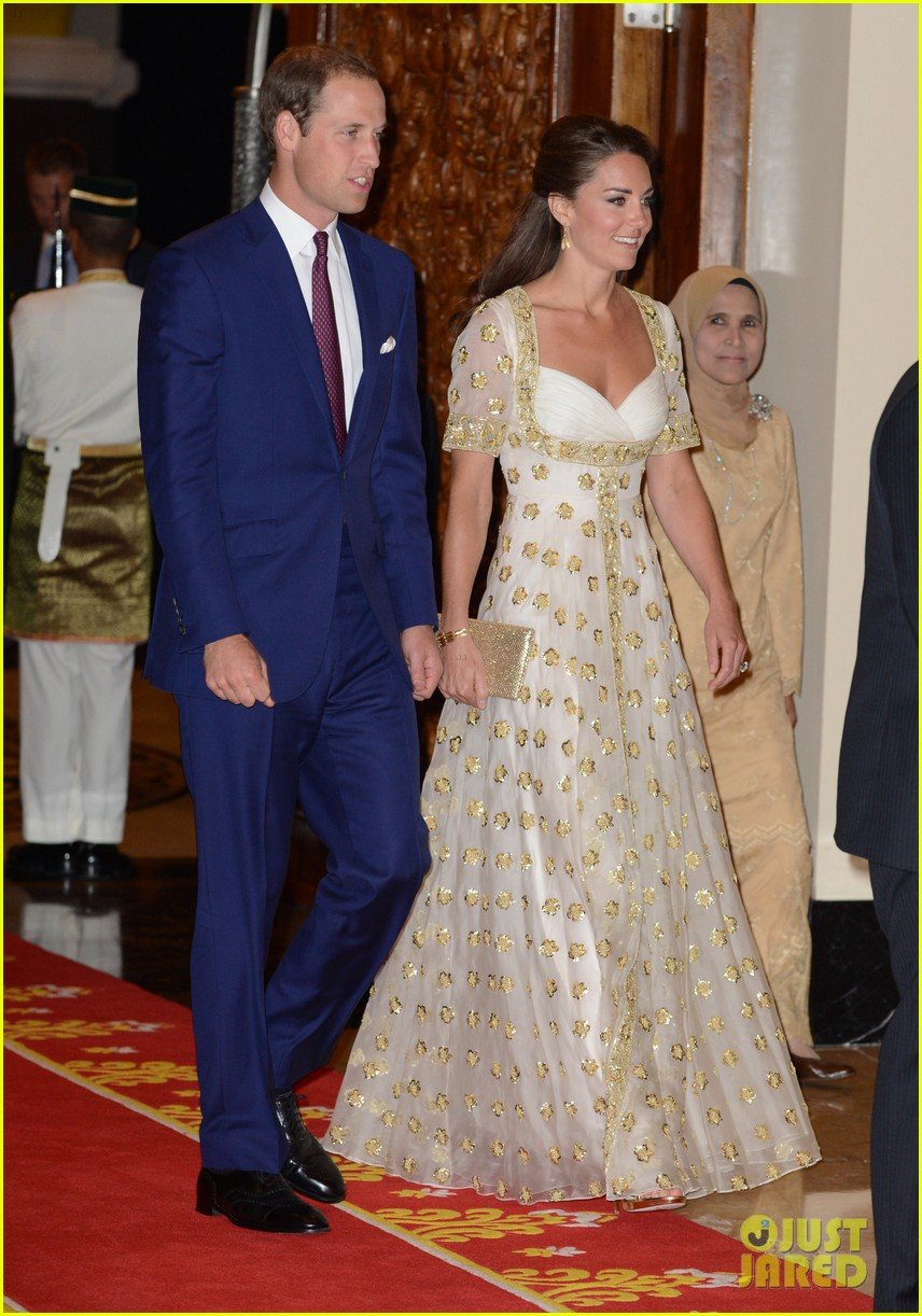 duchess kate prince william official dinner malaysia 012721166
