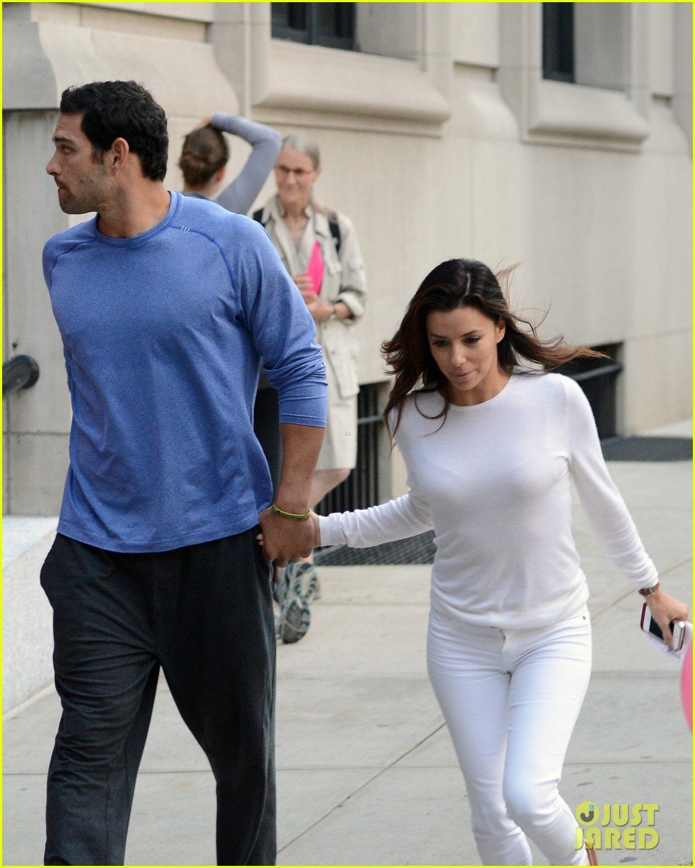 Eva Longoria & Mark Sanchez Holding Hands in New York City! Photo