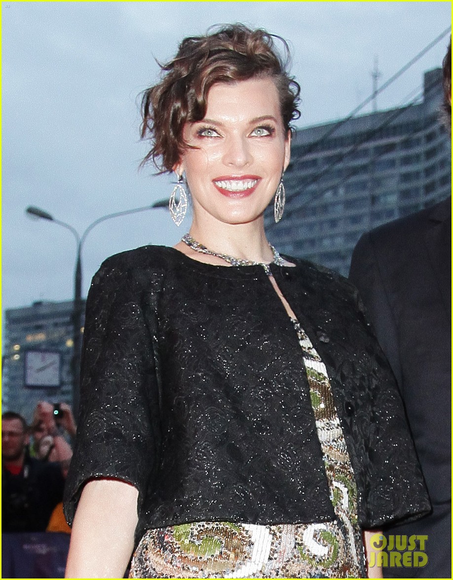 milla jovovich resident evil moscow premiere 02