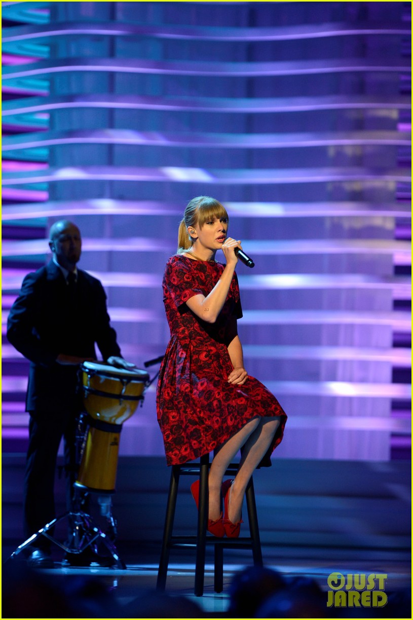 taylor swift ronan new song debuted on stand up to cancer telecast 012716867