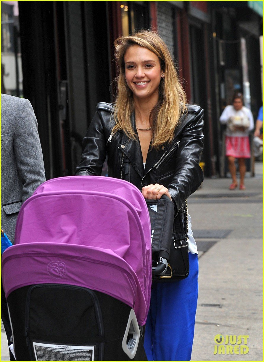 jessica alba big apple outing with haven 20