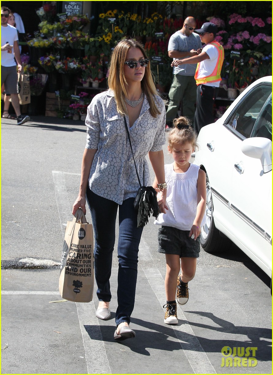 Jessica Alba Mommy & Me Manicures with Honor! Photo 2740252