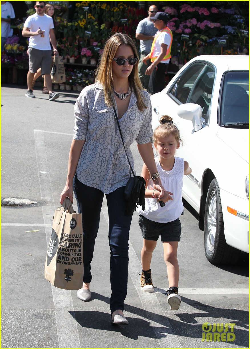 Jessica Alba Mommy & Me Manicures with Honor! Photo 2740254