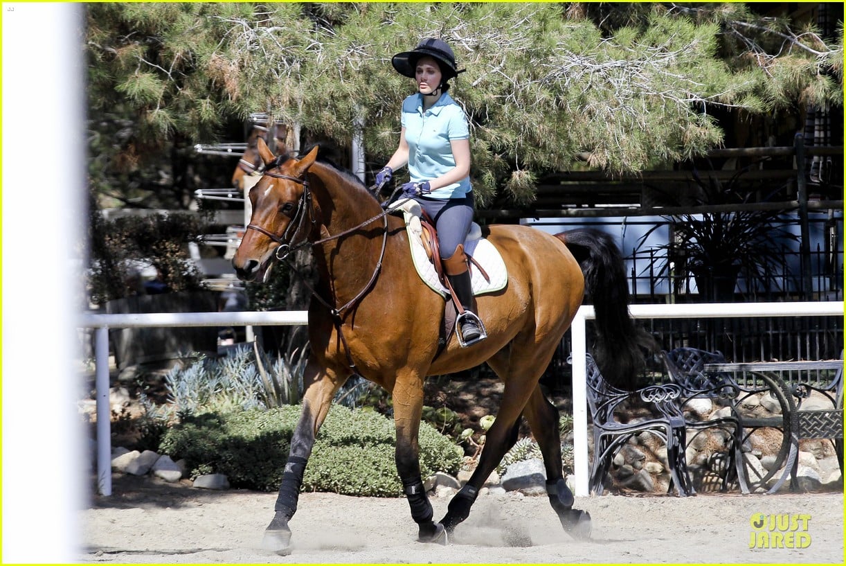 zooey deschanel horseback riding class 132741339