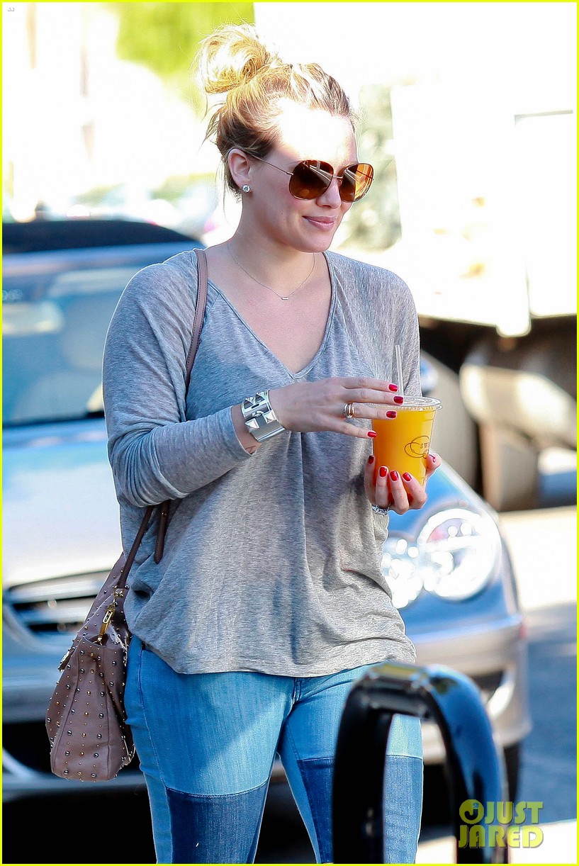hilary duff mike comrie luca food shopping 02
