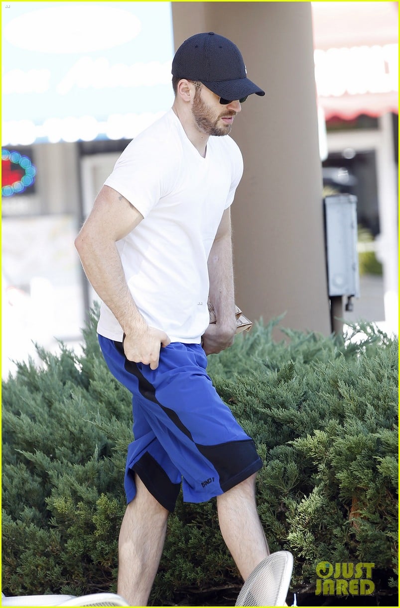 chris evans minka kelly separate lunch outings 202733112