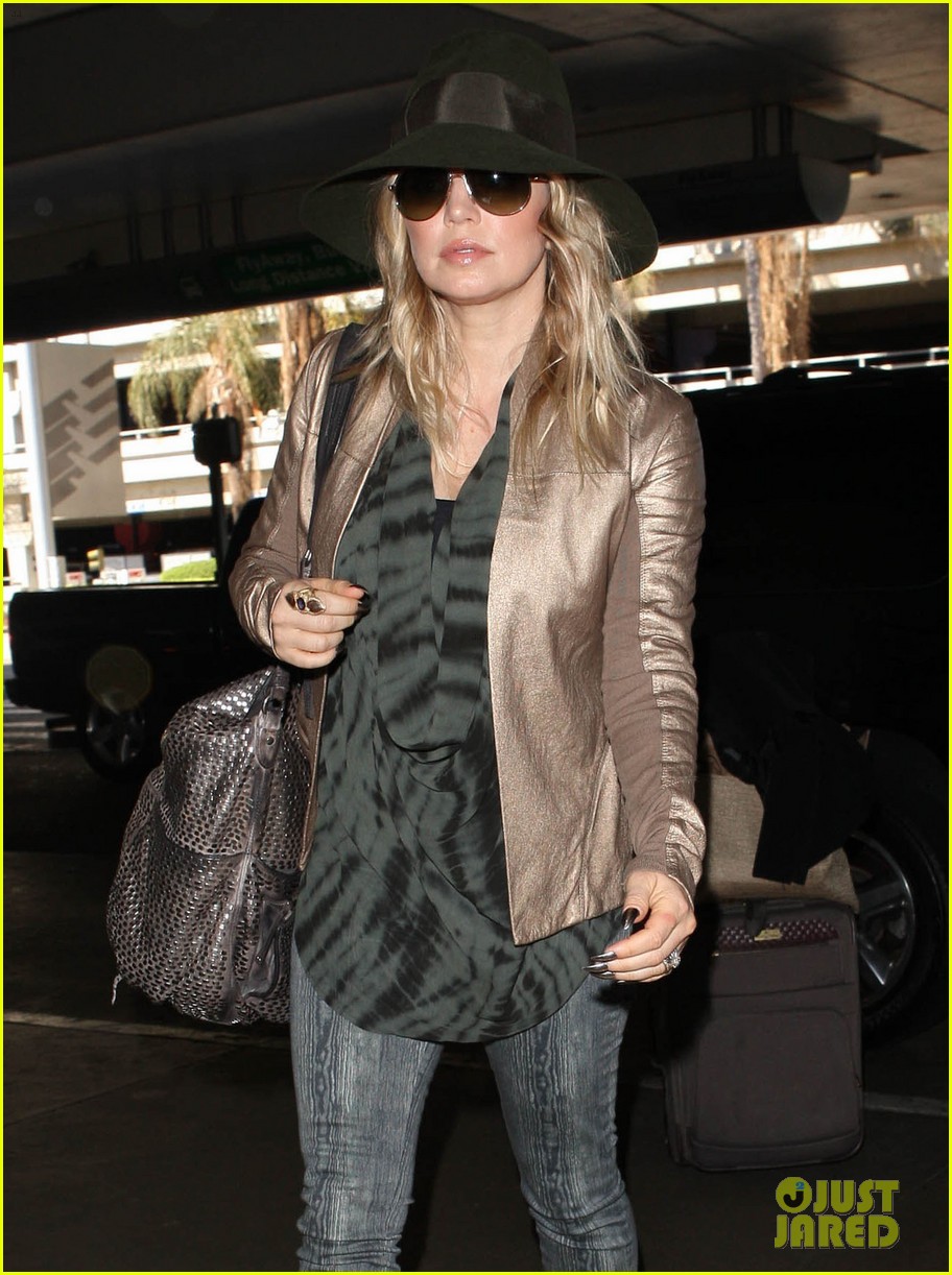 Fergie Angelyne Halloween Costume with Josh Duhamel! Photo 2746703