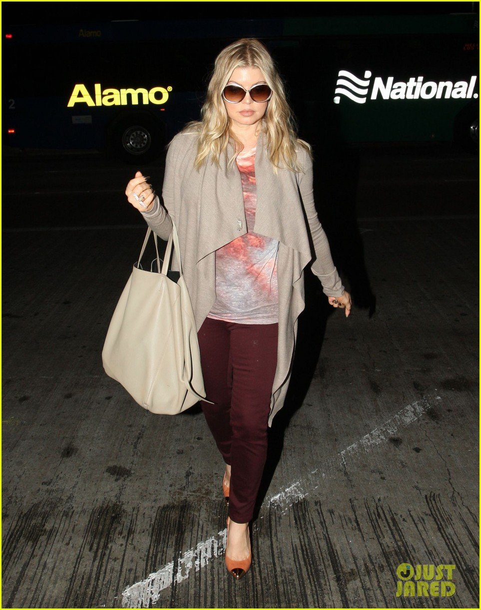 fergie late night airport arrival 032735122