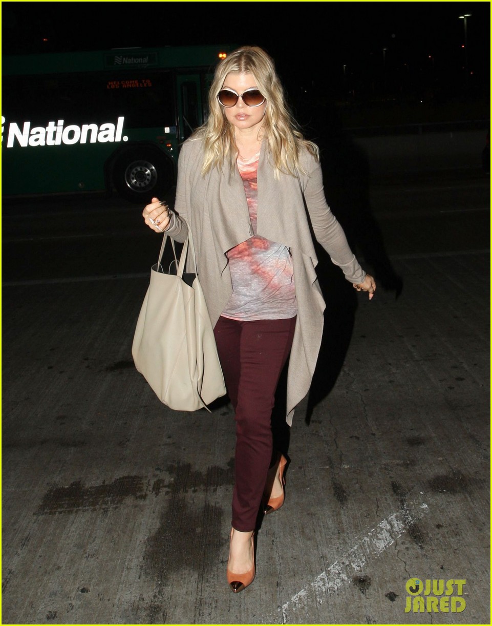 fergie late night airport arrival 062735125