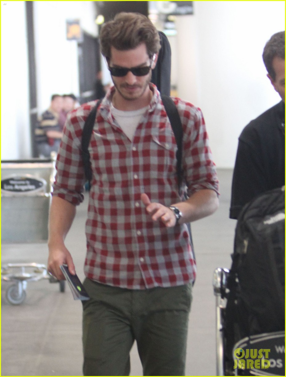 andrew garfield from london to lax 072731637