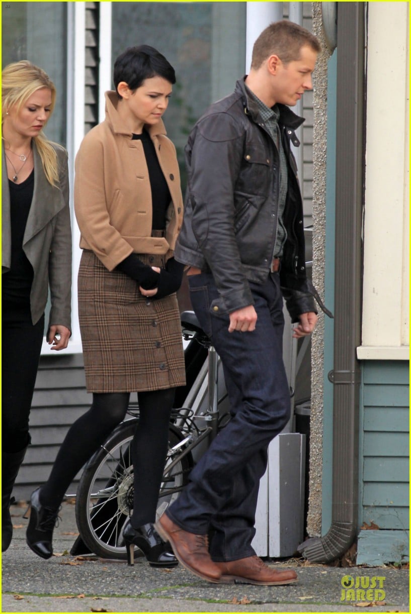 ginnifer goodwin josh dallas once upon a time pawn shop filming 112745988