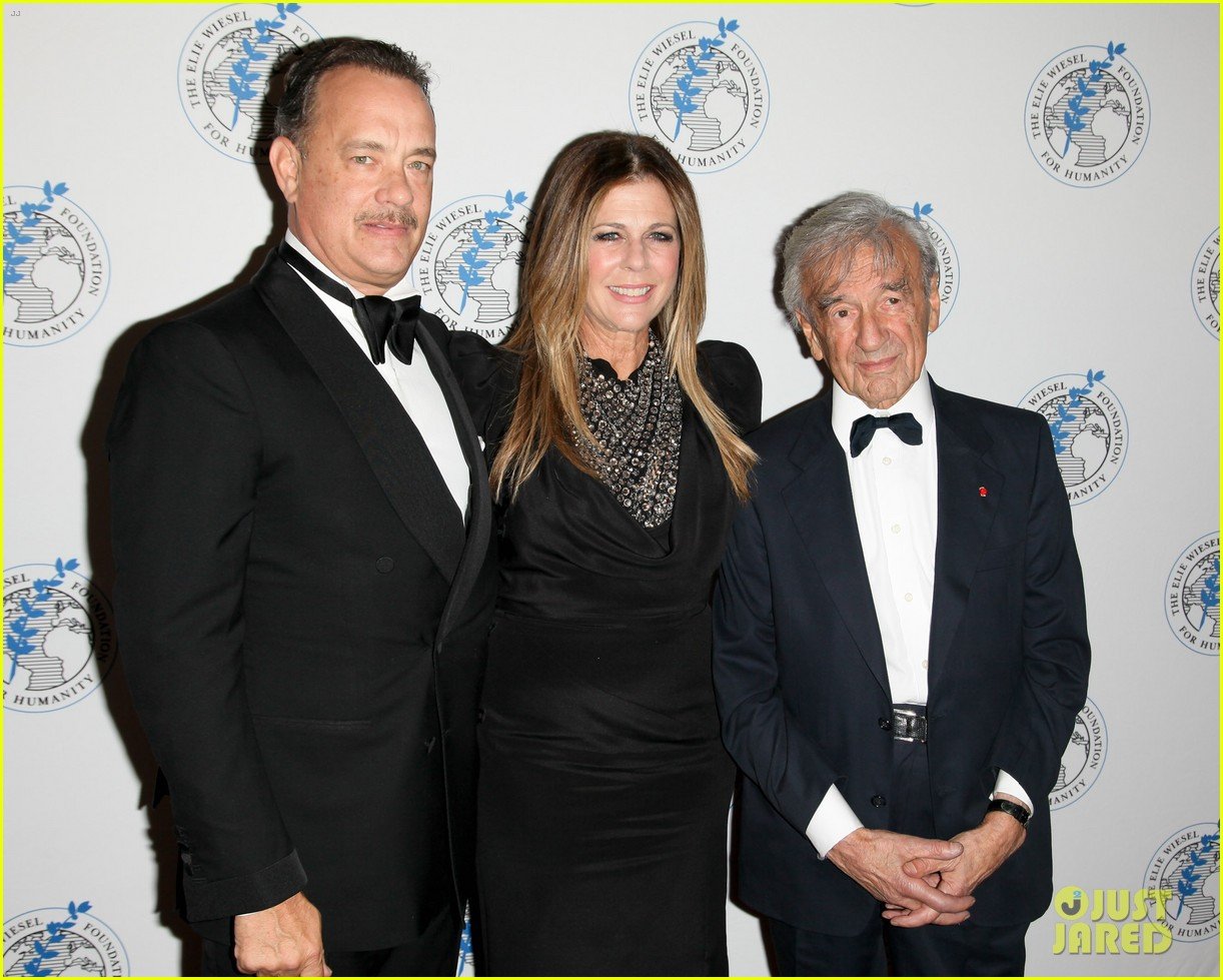tom hanks arts for humanity gala with elie wiesel 05