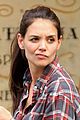 katie holmes makes not impressed face 02