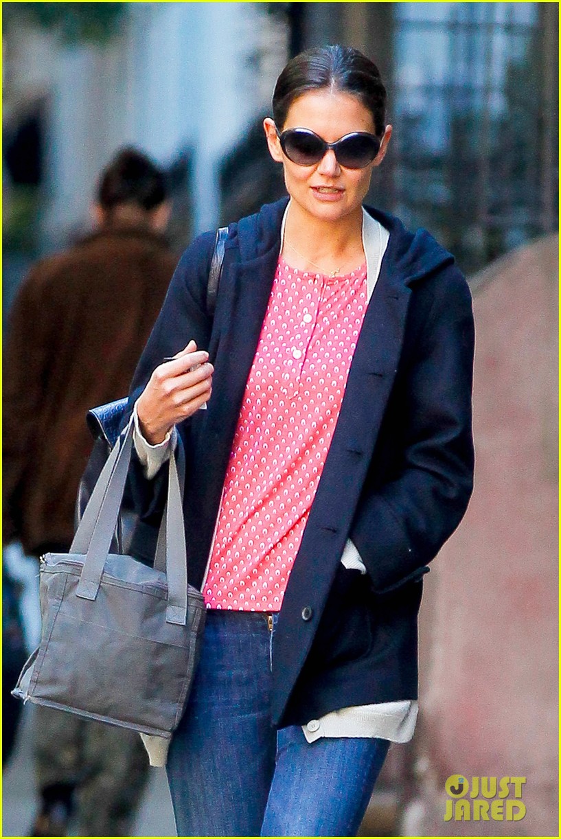katie holmes early morning stroll with guy pal 042736519