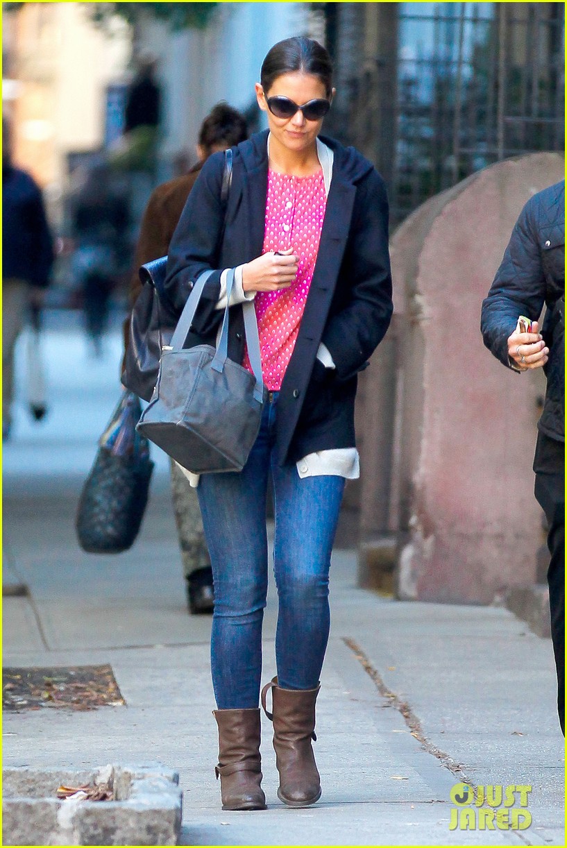 katie holmes early morning stroll with guy pal 142736529