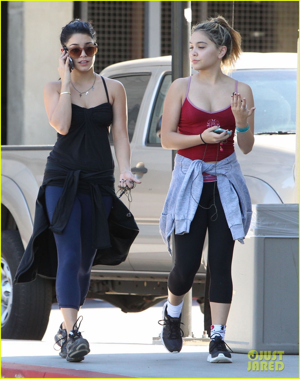 vanessa hudgens sunday workout with sister stella 06