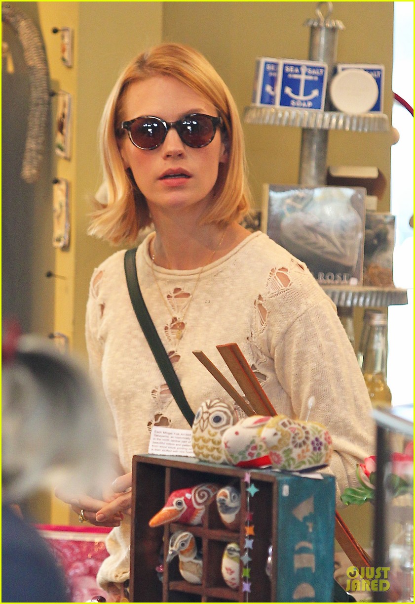january jones jewelry shopping in west hollywood 022733969