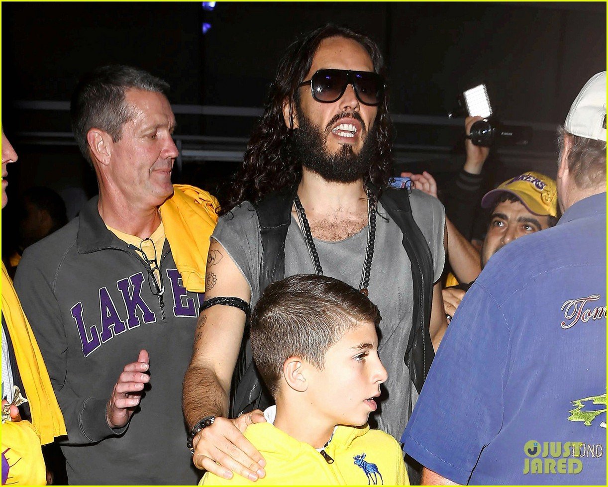 katy perry russell brand attend lakers season opener separately 02