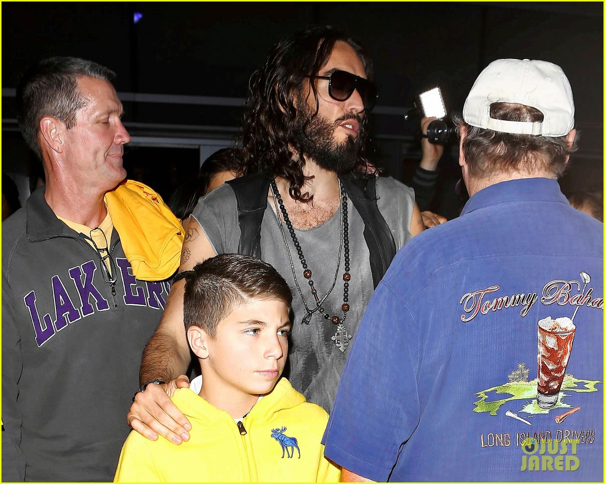 katy perry russell brand attend lakers season opener separately 10