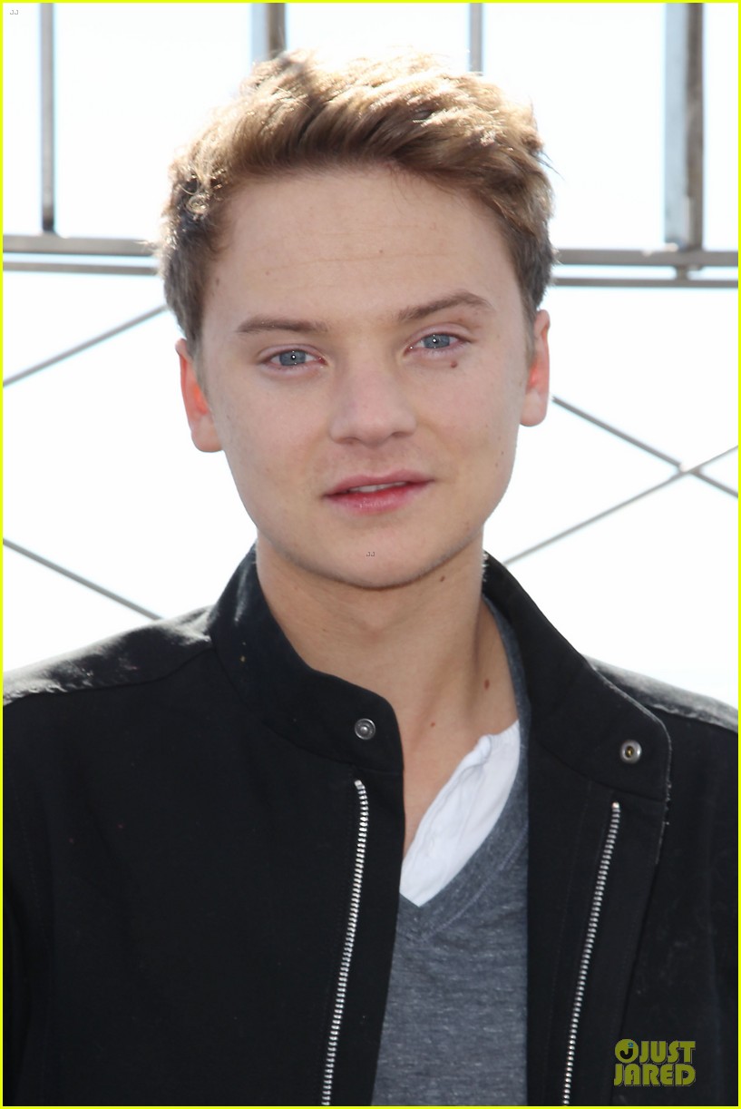 conor maynard tops empire state building 022739395