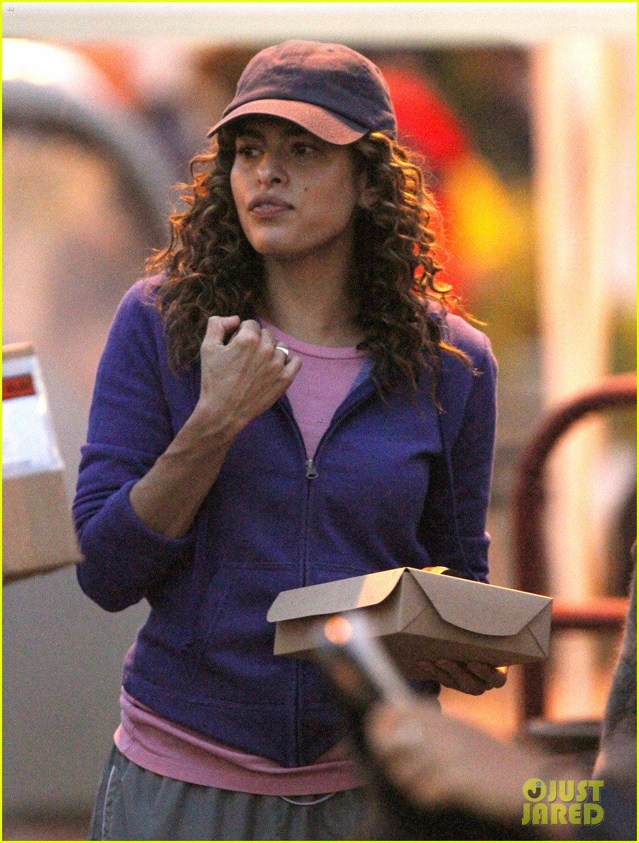 Eva Mendes Curly Hair for 'Clear History'! Photo 2732476 Eva Mendes