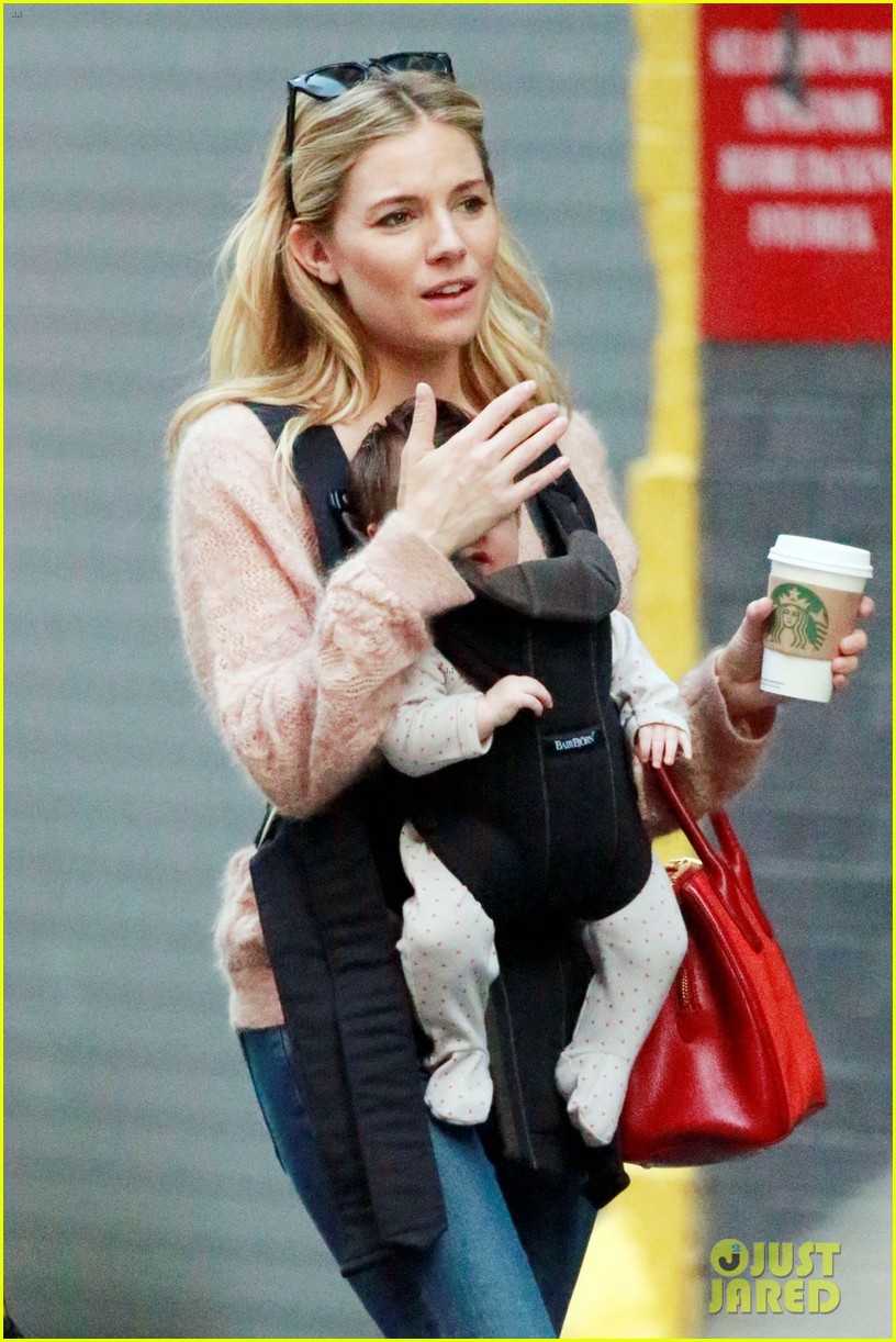 sienna miller coffee run with baby marlowe 02