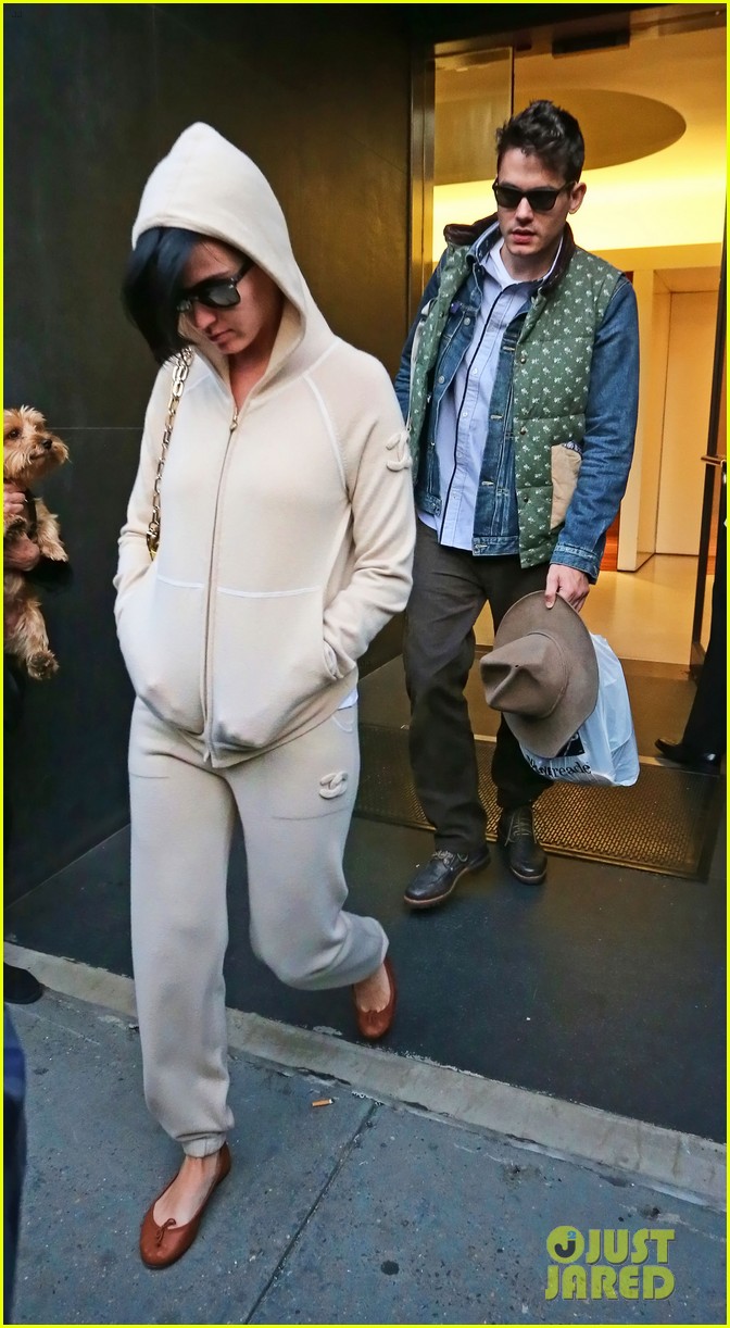 katy perry low key apartment exit with john mayer 052740041