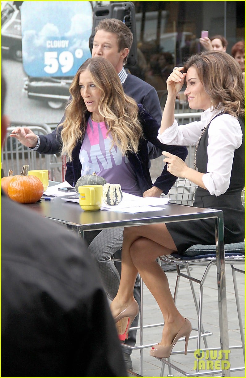 sarah jessica parker supports president obama on access hollywood 012744956