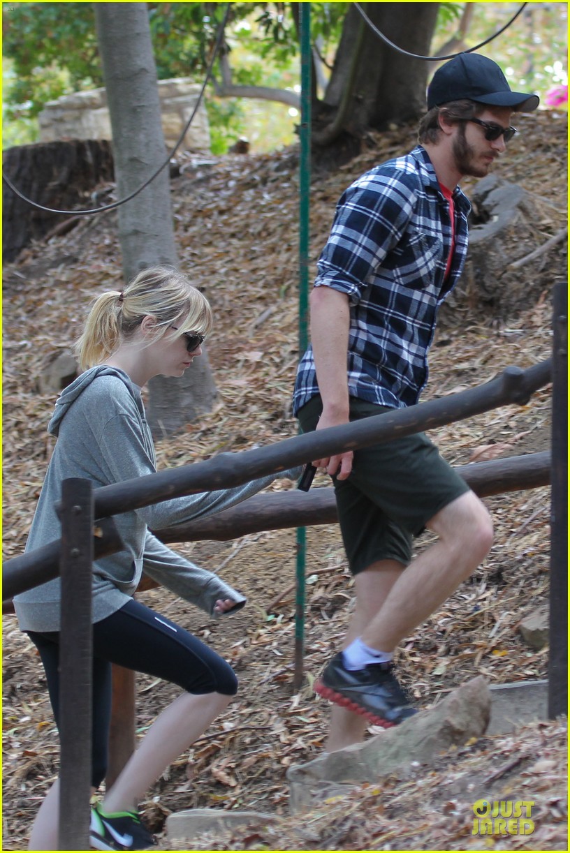 emma stone andrew garfield morning stroll in the hollywood hills 01