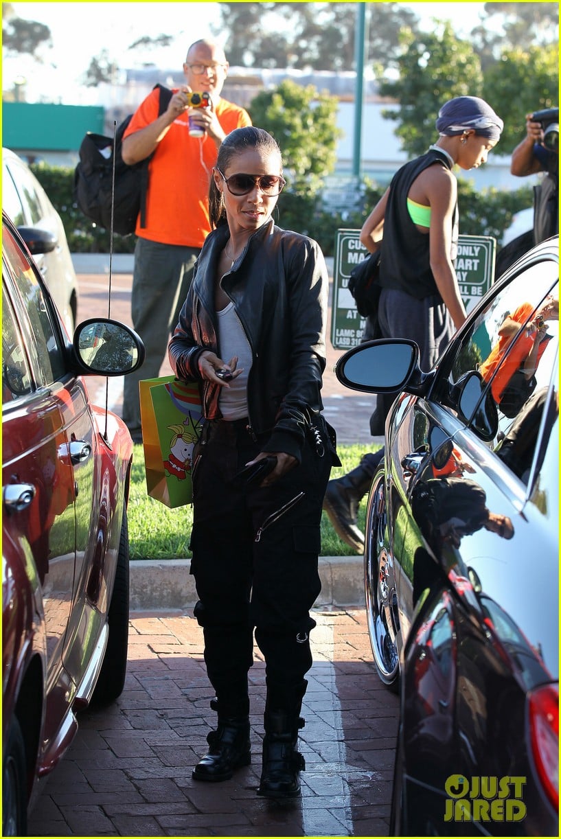 willow smith tra di noi lunch with mom jada 05