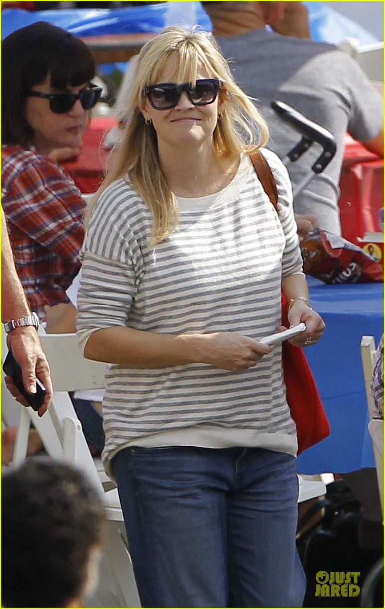 reese witherspoon jim toth carnival couple in brentwood 142742274