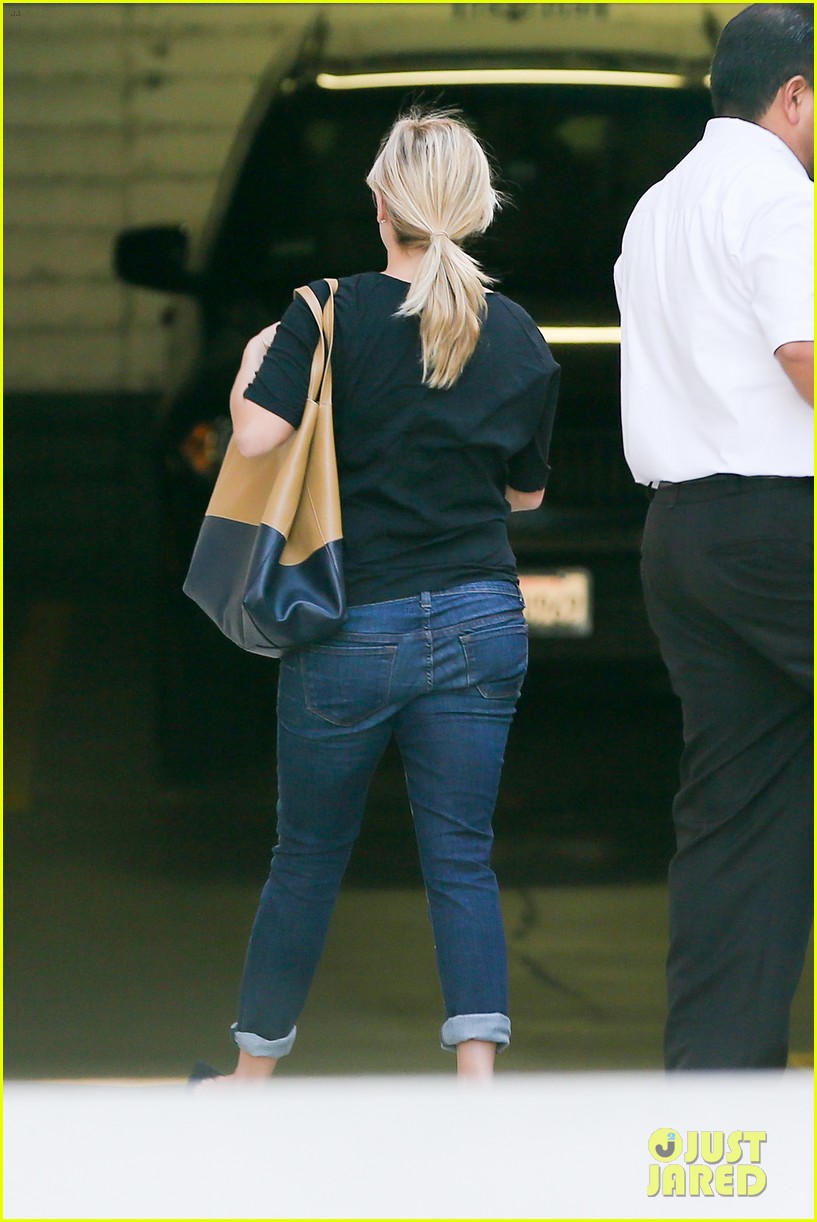 reese witherspoon post baby checkup with jim toth 092740738