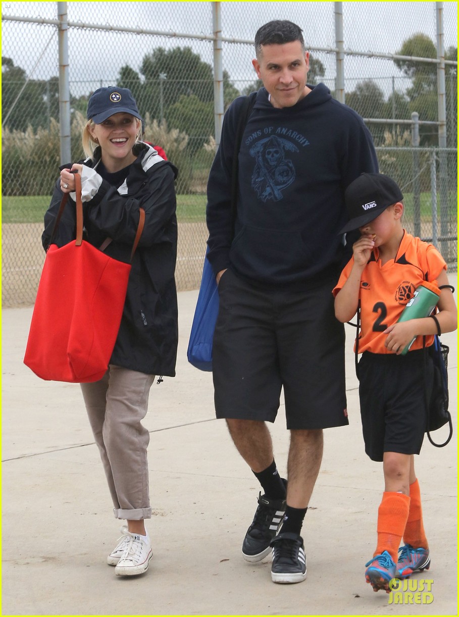 reese witherspoon jim toth deacons soccer game 292741637