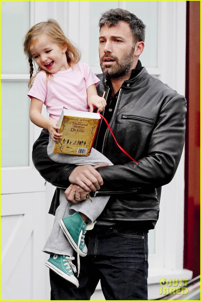 ben affleck daddys day with violet seraphina 262754056
